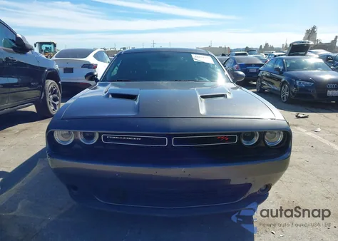 2015 Dodge Challenger R/T z USA, uszkodzony, nr VIN 2C3CDZAT7FH737056